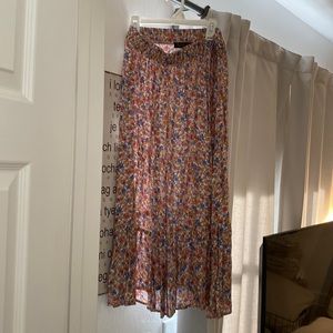 Size small midi skirt floral